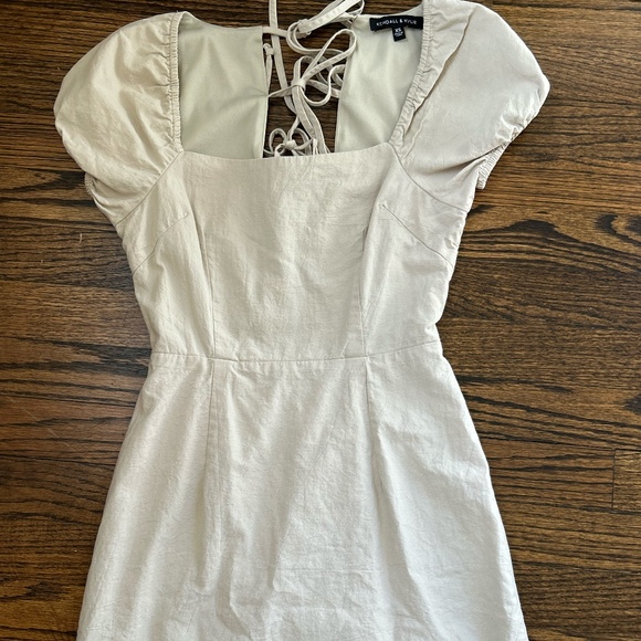 KENDALL and KYLEE mini dress - Picture 1 of 3